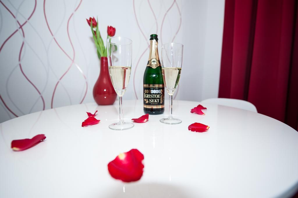 Honeymoon Ruterra Studio Prag Eksteriør billede